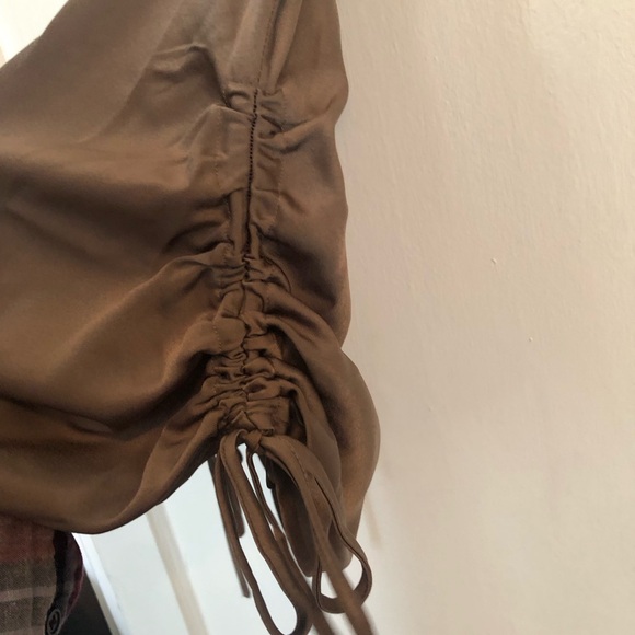 1.STATE
Drawstring Top